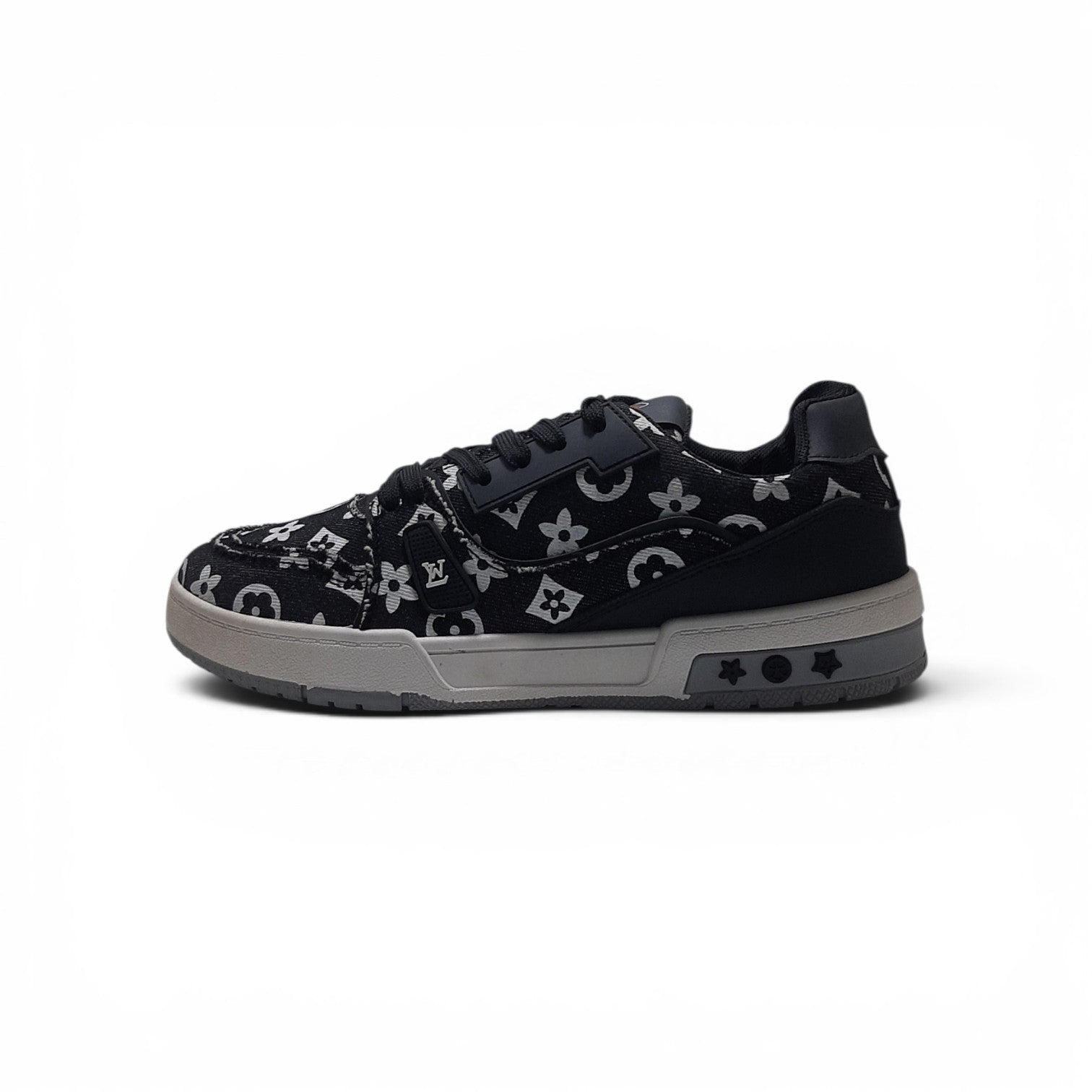 EUR SIZE 42 |  Louis Vuitton LV Trainer