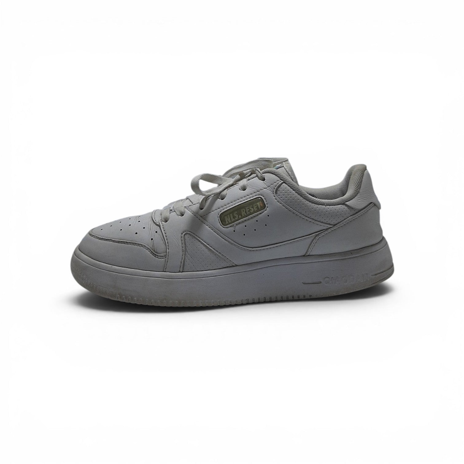 EUR SIZE 42.5 | Axel Arigato Dice Lo in monochrome grey