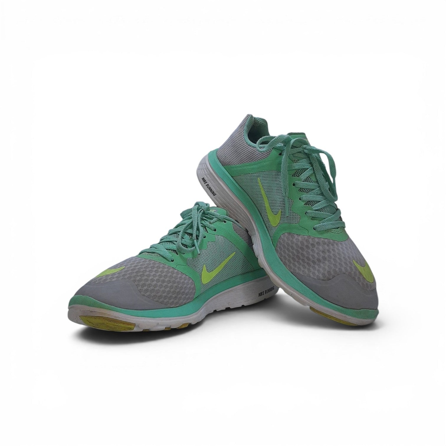 NEUR SIZE 38.5 | NIKE FS LITE RUN 3