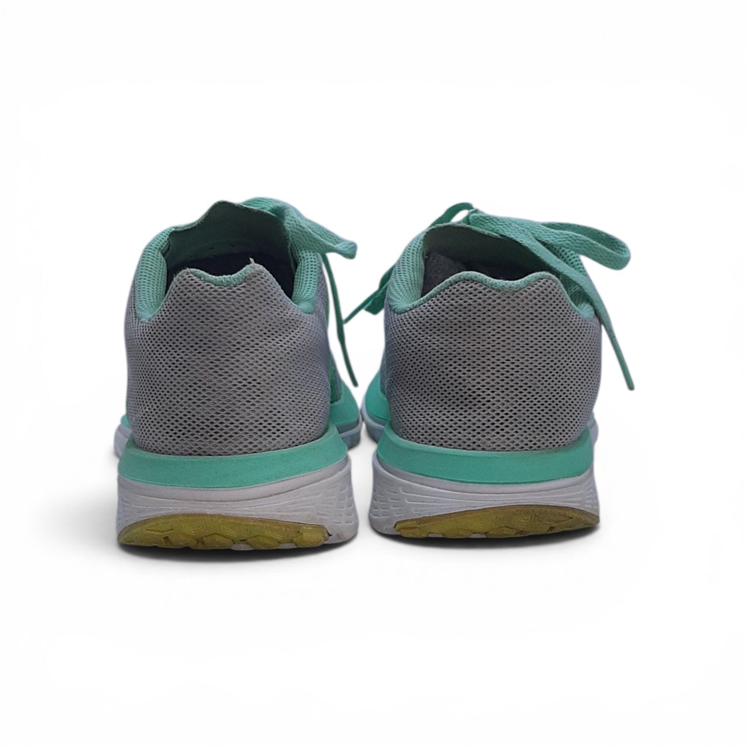 NEUR SIZE 38.5 | NIKE FS LITE RUN 3