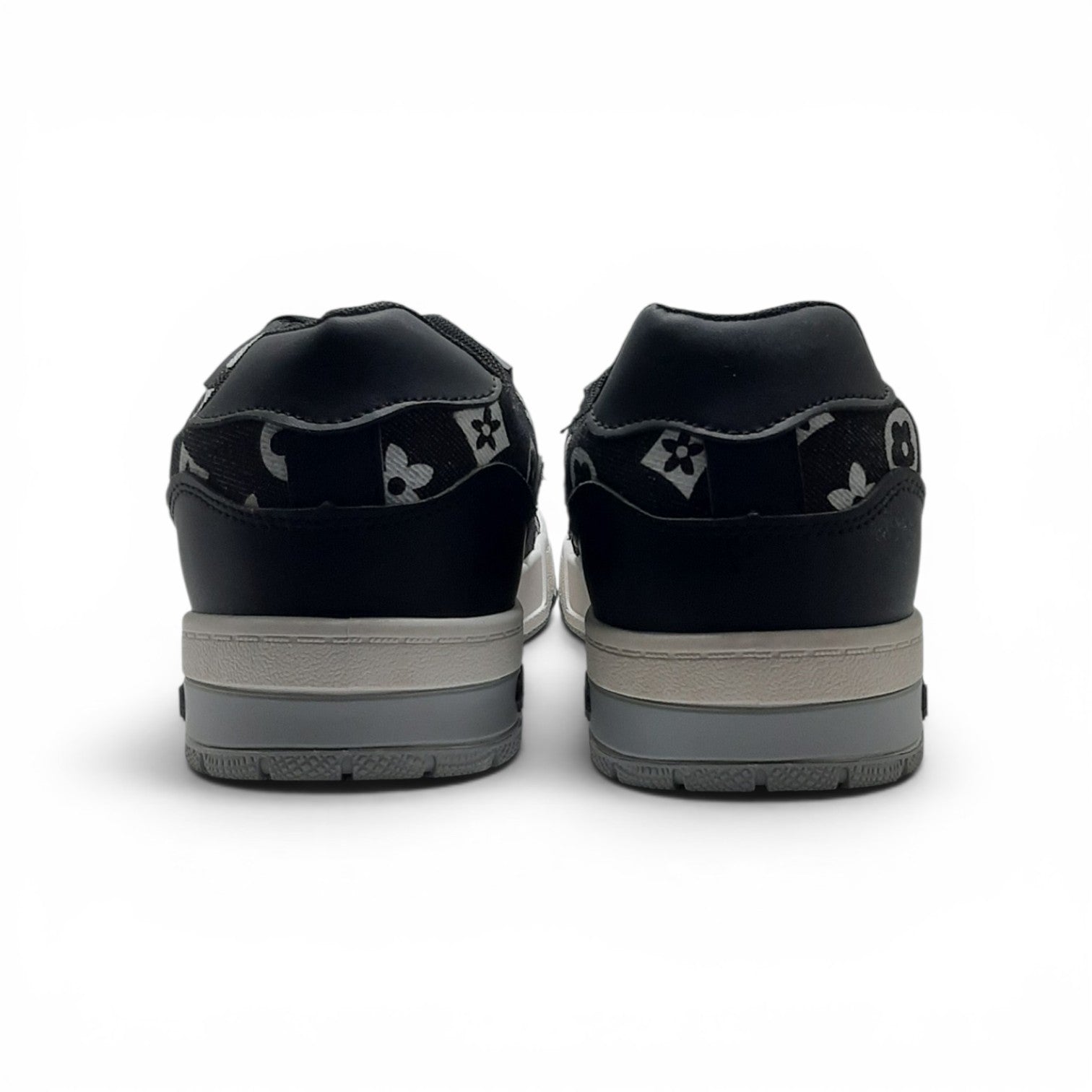 EUR SIZE 42 |  Louis Vuitton LV Trainer