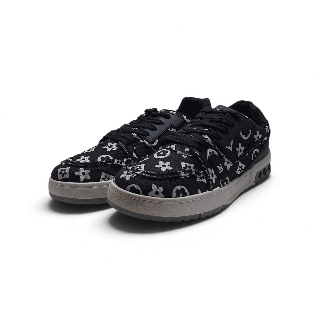 EUR SIZE 42 |  Louis Vuitton LV Trainer
