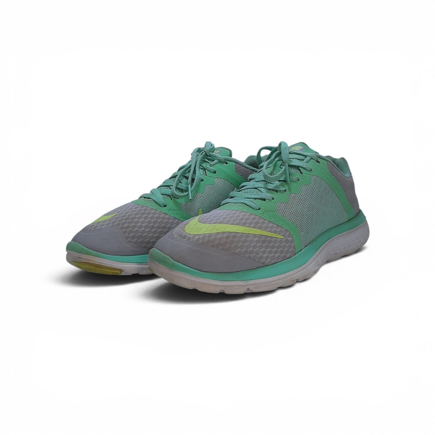 NEUR SIZE 38.5 | NIKE FS LITE RUN 3