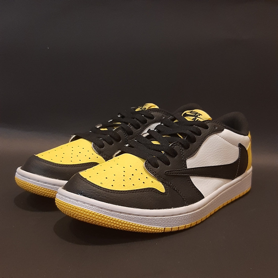 Travis Scott x Air Jordan 1 Low